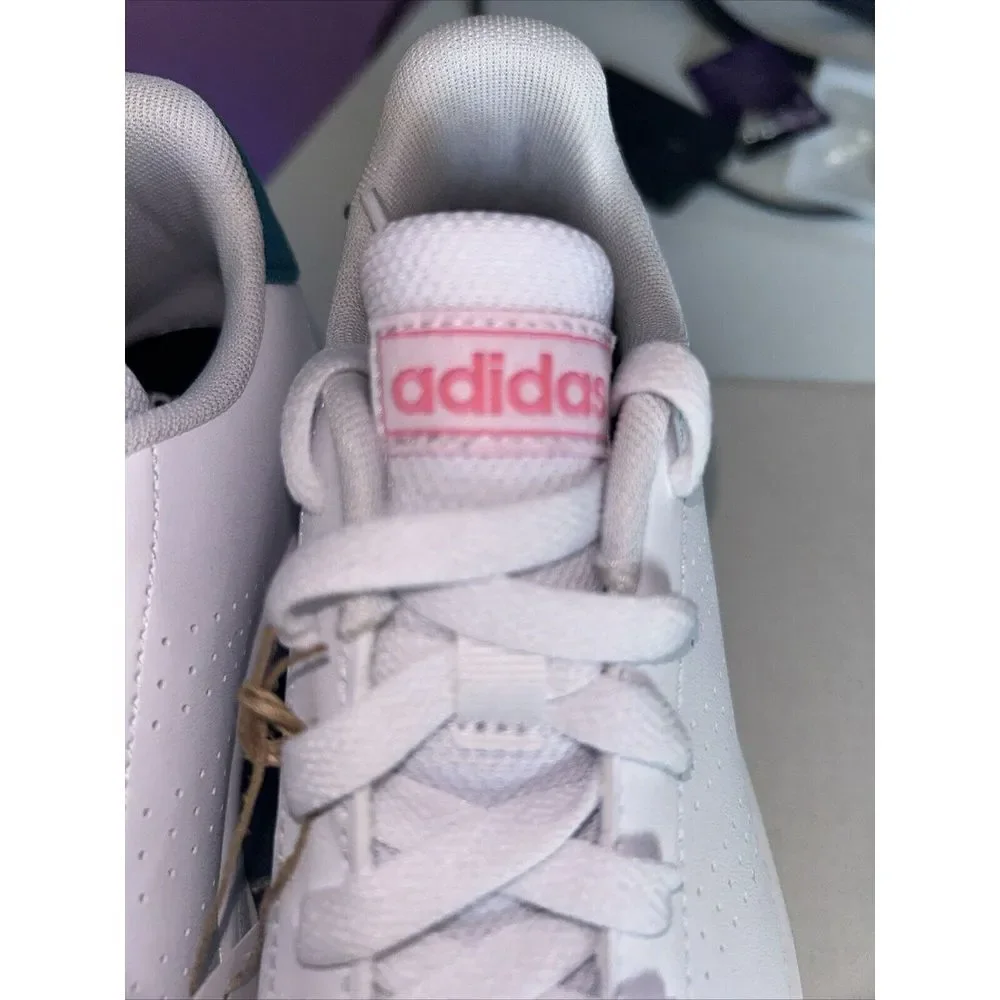 NWOB Adidas Advantage ‎ Tennis Shoes Size 2 In Kids Color White With Teal